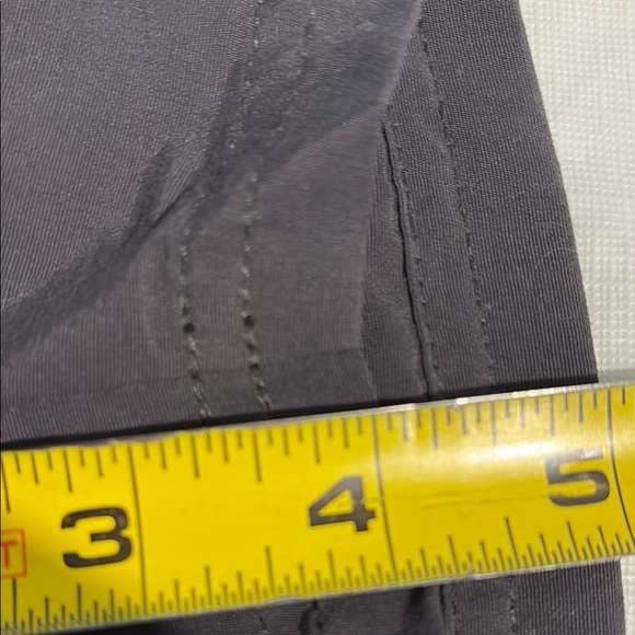 The North Face Women's Dark Gray Cargo Shorts - Picture 7 of 7